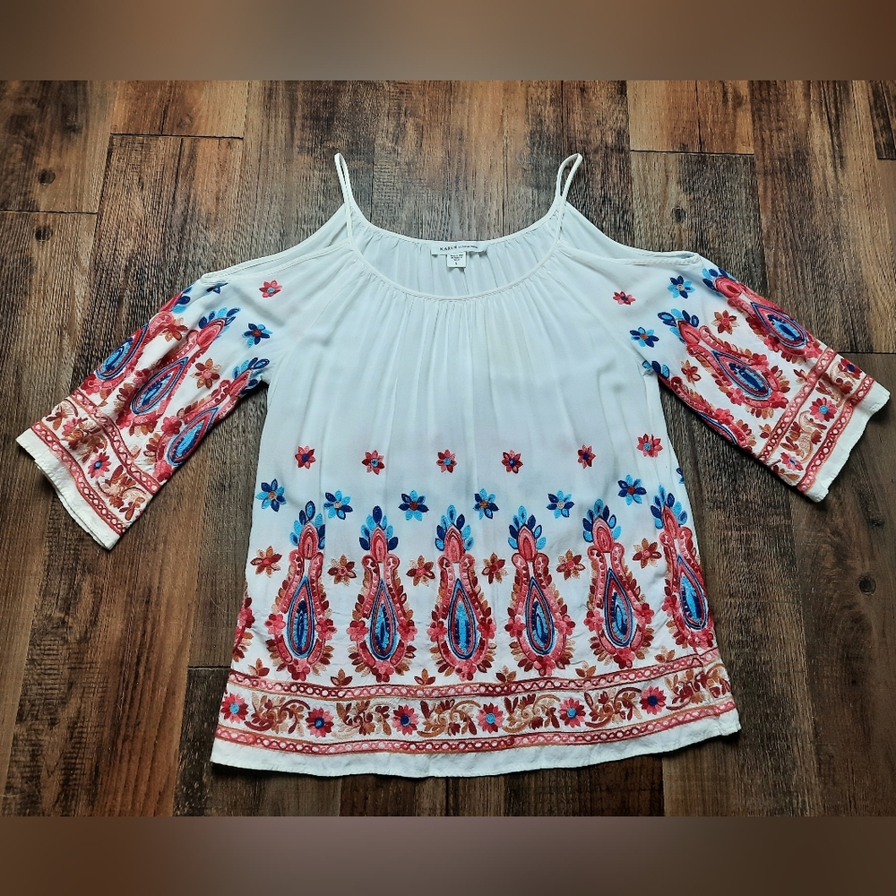 Karen by Karen Kane embroidered cold shoulder peasant top size Large boho